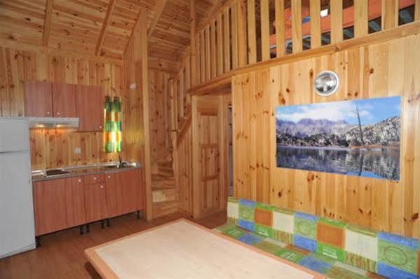 Camping La Torre Hotell Espot Exteriör bild